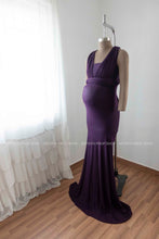 Load image into Gallery viewer, Grape Convertible gown with veil M-XL
