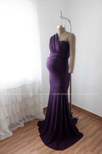 Load image into Gallery viewer, Grape Convertible gown with veil M-XL
