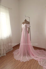Load image into Gallery viewer, Belinda gown- no veil L-XL
