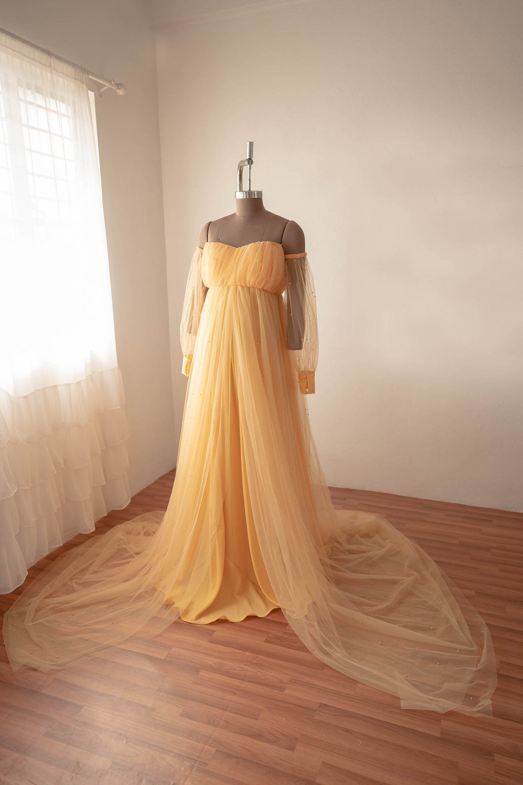 Merlin Gown L-XL